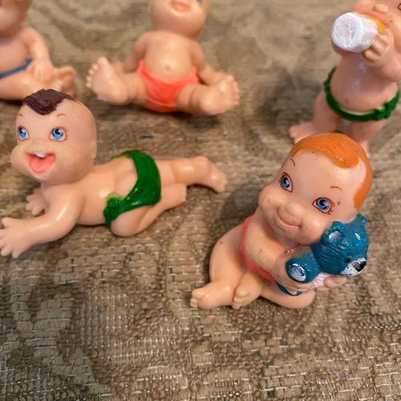 7 Vintage Magic Diaper Baby PVC. - Picture 2 of 10